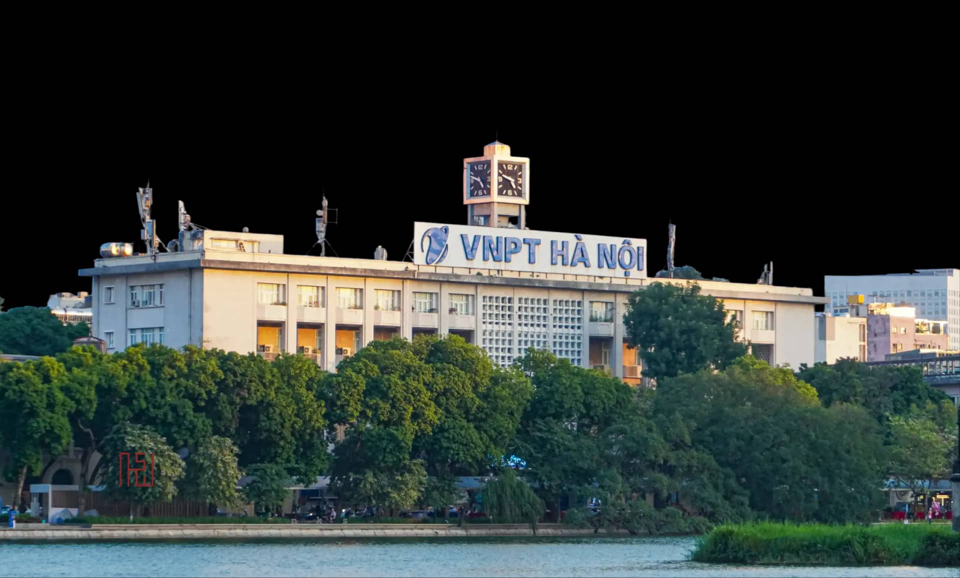 Post office building