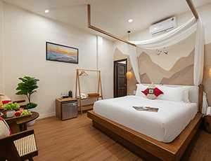 DOUBLE ROOM